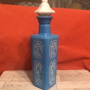 VINTAGE 1965 JIM BEAM liquor decanter.. dog scenes